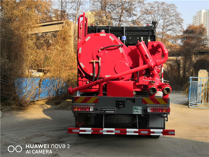 正后.jpg 正后.jpg